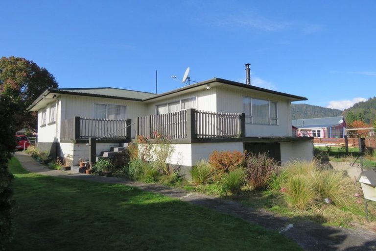Photo of property in 51 Victory Street, Reefton, 7830
