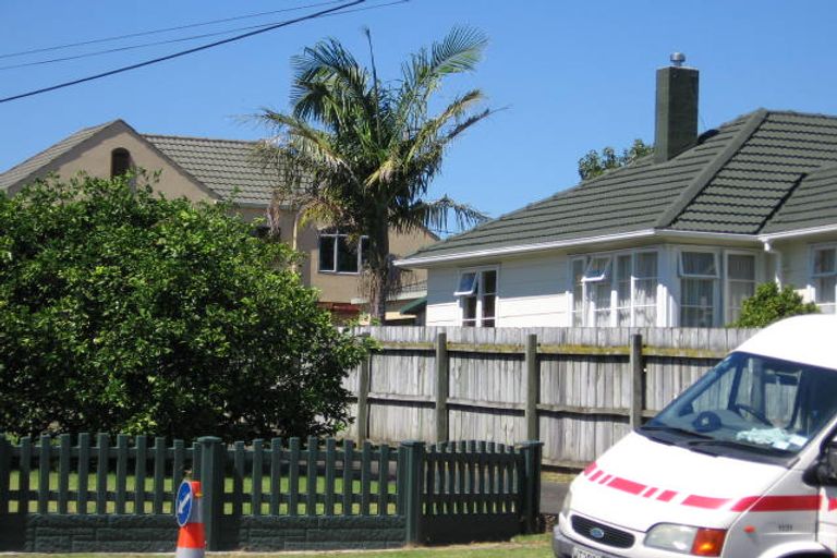 Photo of property in 22a Shakespeare Road, Milford, Auckland, 0620