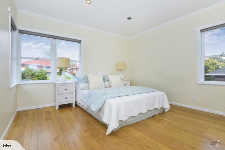 Photo of property in 25 Kay Drive, Blockhouse Bay, Auckland, 0600