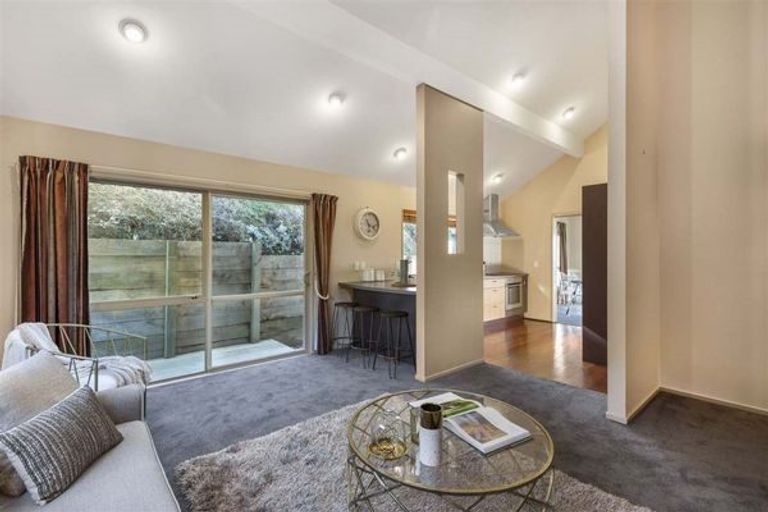 Photo of property in 20 Kimberley Way, Khandallah, Wellington, 6035