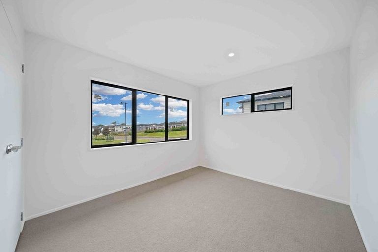 Photo of property in 19 Nola Dawn Avenue, Papakura, 2110