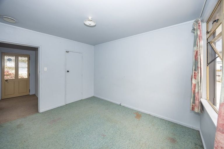 Photo of property in 42 Ross Crescent, Fairfield, Hamilton, 3214