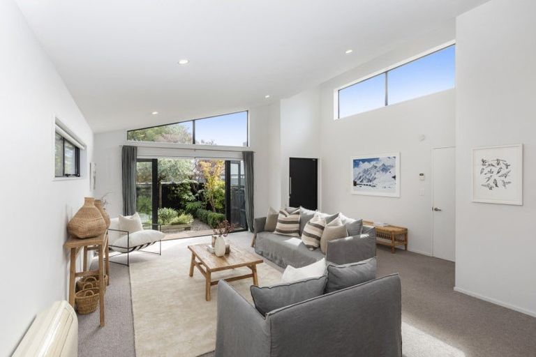Photo of property in 136 Edgeware Road, St Albans, Christchurch, 8014