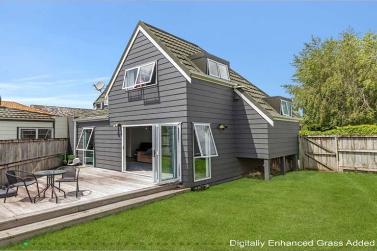 Photo of property in 136b Victoria Street, Cambridge, 3434