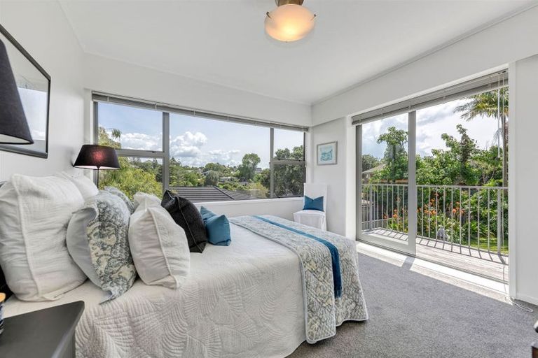 Photo of property in 5 Liston Crescent, Cockle Bay, Auckland, 2014