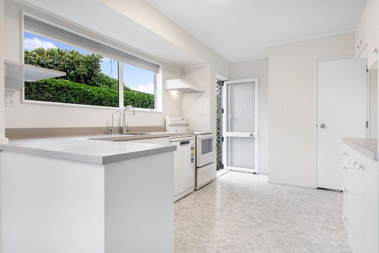 Photo of property in 32a Lakeside Drive, Orewa, 0931