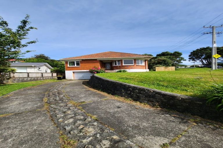 Photo of property in 2 Olivia Crescent, Tawa, Wellington, 5028