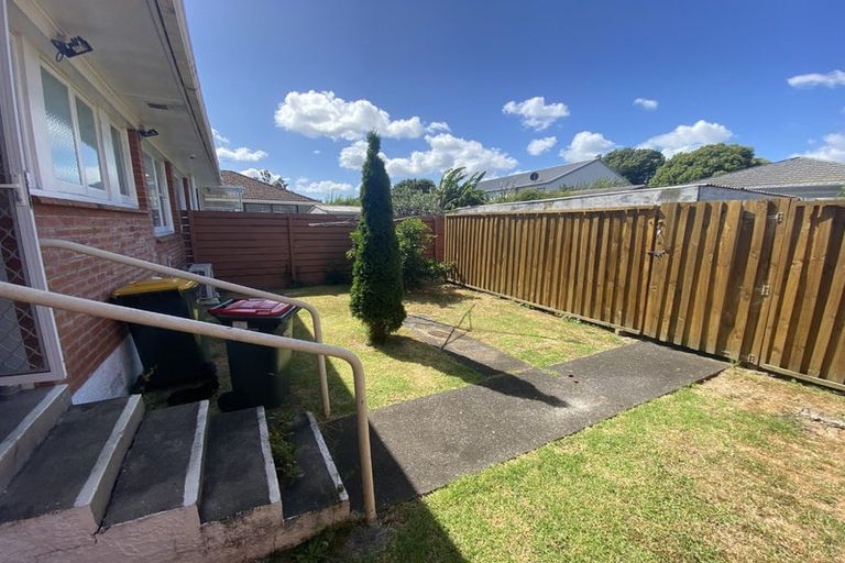 Photo of property in 1 Kingswood Road, Papatoetoe, Auckland, 2025