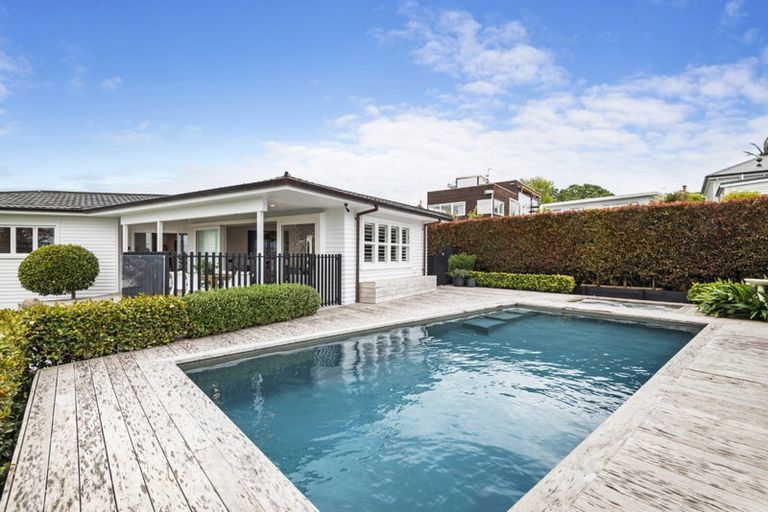 Photo of property in 34 Hinemoa Street, Birkenhead, Auckland, 0626