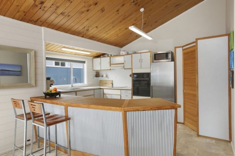 Photo of property in 11 Ropiha Street, Fitzroy, New Plymouth, 4312