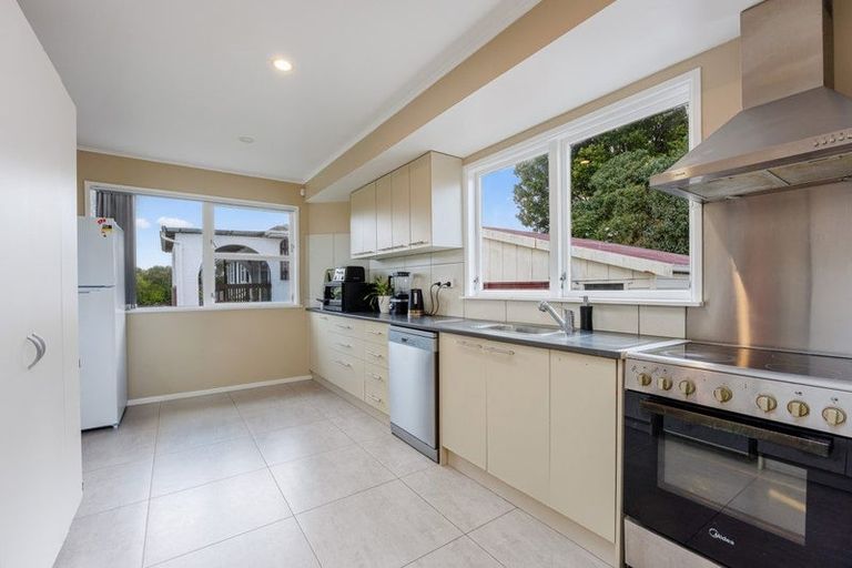 Photo of property in 9 Grimshaw Place, Henderson, Auckland, 0612
