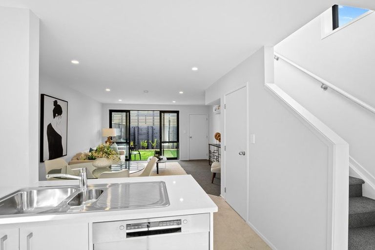 Photo of property in 4d Weetman Drive, Browns Bay, Auckland, 0630