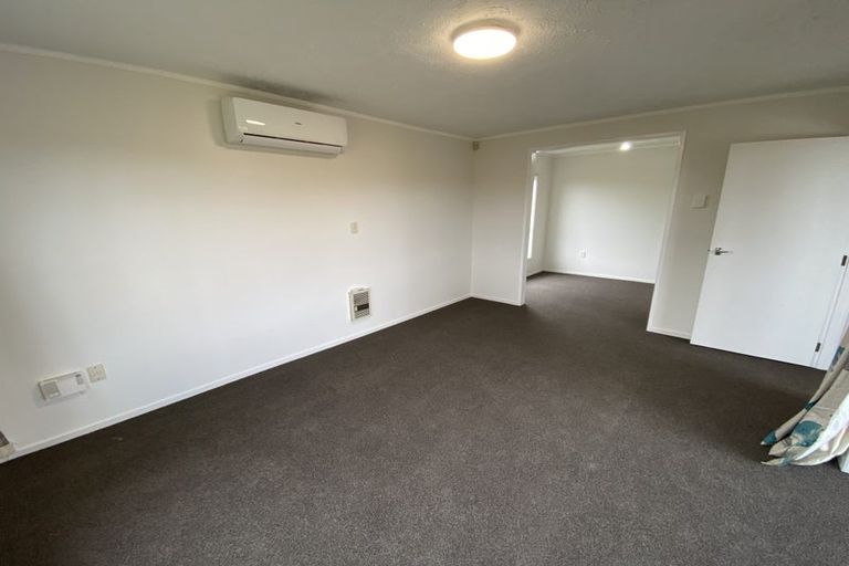 Photo of property in 17 Brougham Place, West Harbour, Auckland, 0618