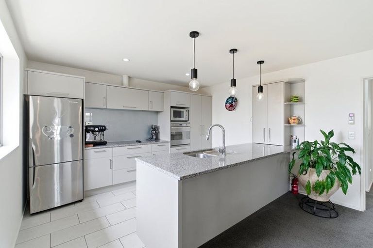 Photo of property in 15 Cridland Place, Halswell, Christchurch, 8025