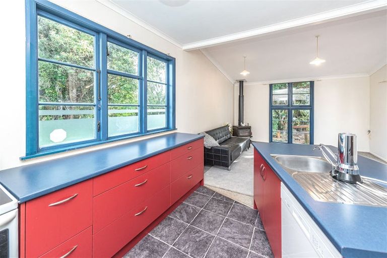 Photo of property in 2a Weraroa Road, Waverley, 4510