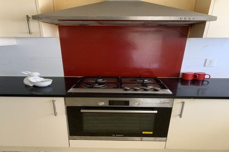 Photo of property in 2/25 Overton Road, Papatoetoe, Auckland, 2025