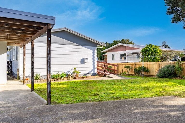 Photo of property in 17 Moki Place, Ruakaka, 0116