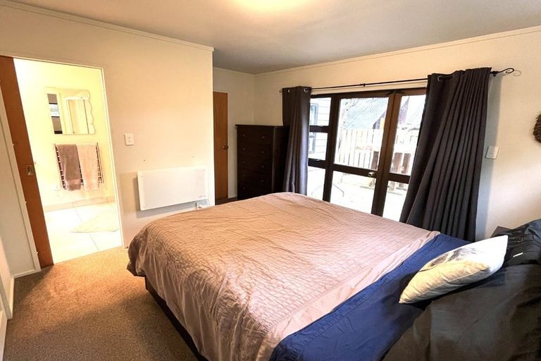 Photo of property in 2/64 Kaikoura Street, Maupuia, Wellington, 6022