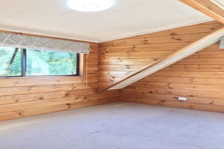 Photo of property in 6a Cambric Place, Botany Downs, Auckland, 2010