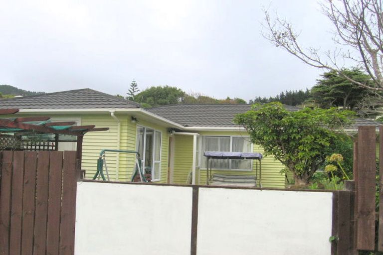 Photo of property in 4 Tainui Terrace, Tawa, Wellington, 5028