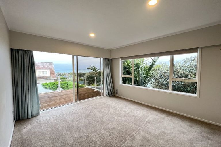 Photo of property in 2a Eastcliffe Road, Castor Bay, Auckland, 0620