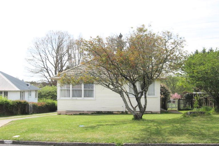 Photo of property in 3 Knight Place, Pomare, Rotorua, 3015