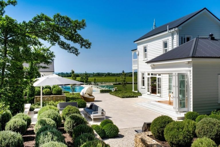 Photo of property in 337 Te Mata Road, Havelock North, 4294