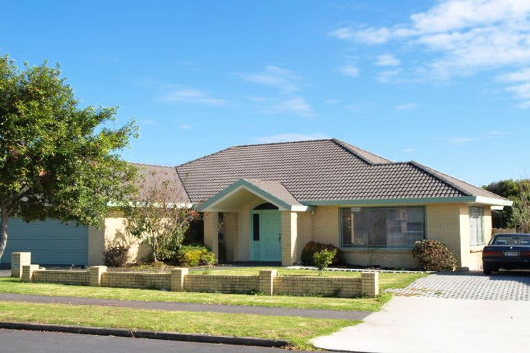 Photo of property in 8 Matterhorn Crescent, Northpark, Auckland, 2013