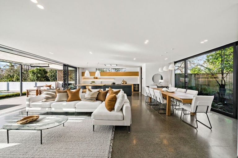 Photo of property in 106a Godden Crescent, Mission Bay, Auckland, 1071