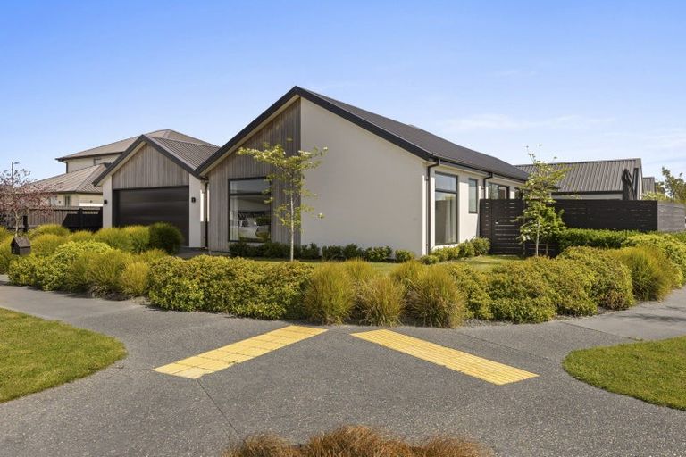 Photo of property in 52 Manakura Street, Russley, Christchurch, 8042
