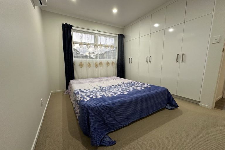 Photo of property in 141 Gossamer Drive, Pakuranga Heights, Auckland, 2010