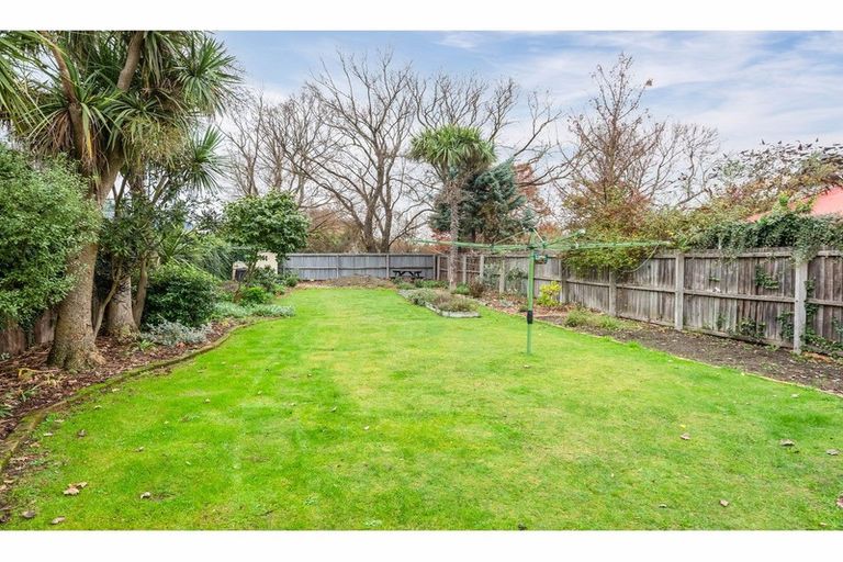 Photo of property in 128 Stapletons Road, Richmond, Christchurch, 8013