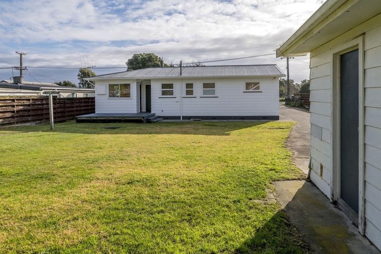 Photo of property in 10 Ngaio Street, Otaki Beach, Otaki, 5512