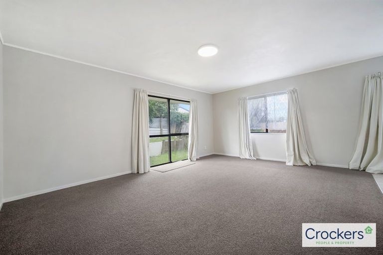 Photo of property in 6 Templeton Place, Clendon Park, Auckland, 2103