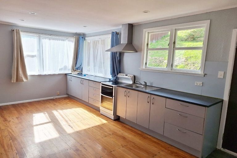 Photo of property in 10 John Street, Stokes Valley, Lower Hutt, 5019