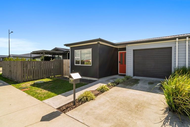 Photo of property in 31 Katipo Road, Takanini, 2112