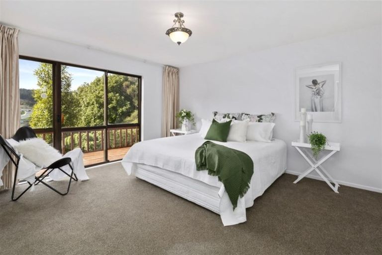 Photo of property in 25 Exploration Way, Whitby, Porirua, 5024