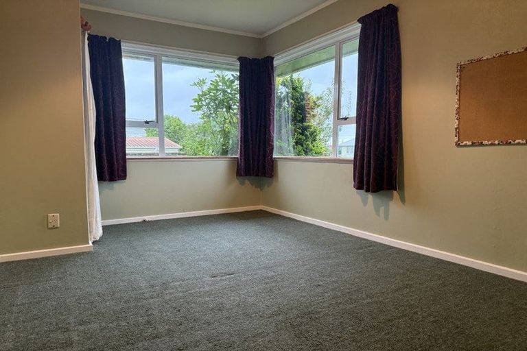 Photo of property in 5 Hawkins Street, Vogeltown, New Plymouth, 4310
