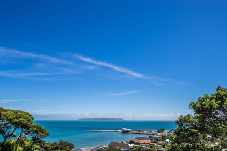 Photo of property in 150 Motuhara Road, Plimmerton, Porirua, 5026