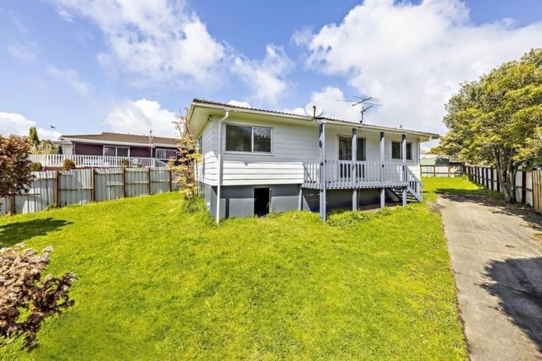 Photo of property in 3 Bundena Place, Clendon Park, Auckland, 2103