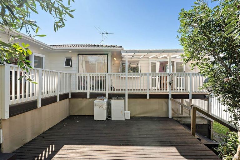 Photo of property in 3 Mchardy Place, Glenfield, Auckland, 0627