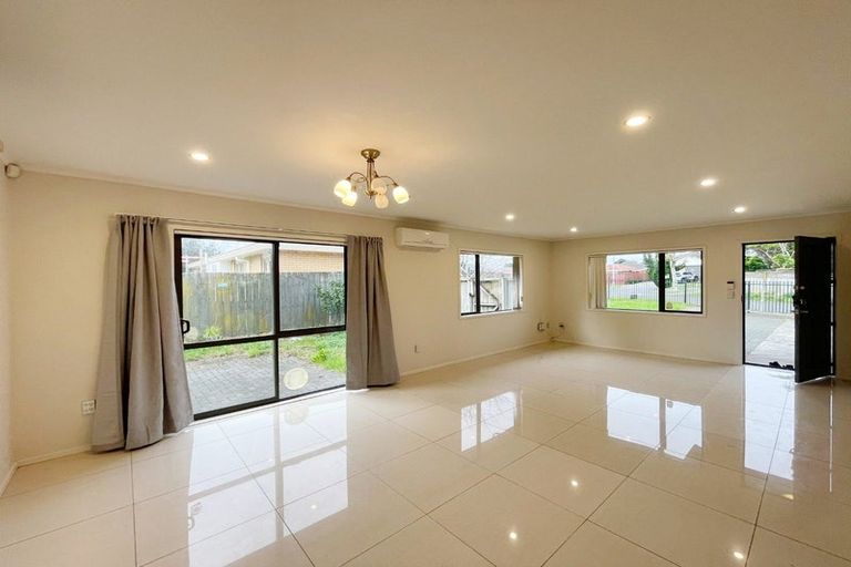Photo of property in 21 Rebecca Rise, Weymouth, Auckland, 2103