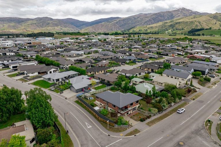 Photo of property in 16 Waenga Drive, Cromwell, 9310