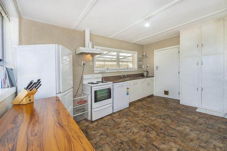 Photo of property in 43 Leeston Lake Road, Leeston, 7632