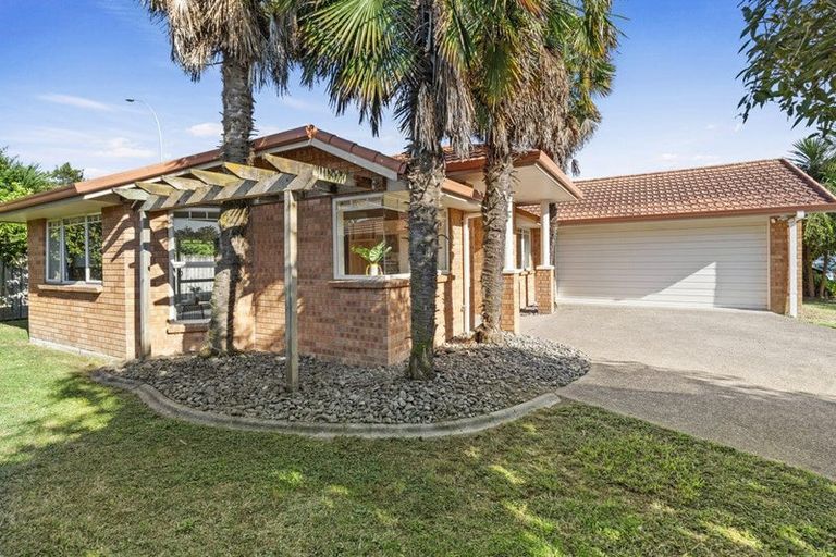 Photo of property in 76 Nielsen Gardens, Rototuna, Hamilton, 3210