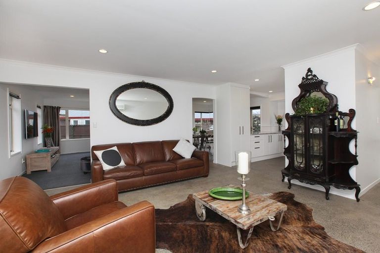 Photo of property in 43 Hastings Place, Hamilton Lake, Hamilton, 3204