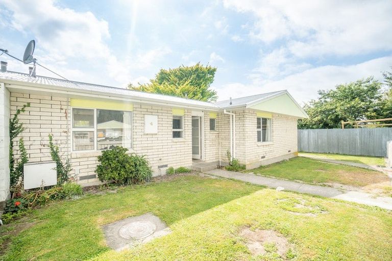 Photo of property in 3 Seddon Street, Takaro, Palmerston North, 4412