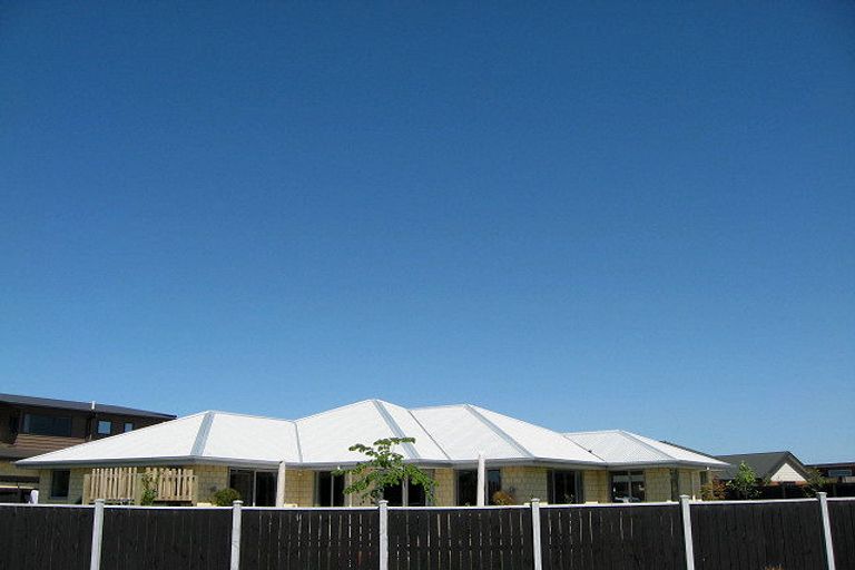 Photo of property in 26 Willowview Drive, Redwood, Christchurch, 8051