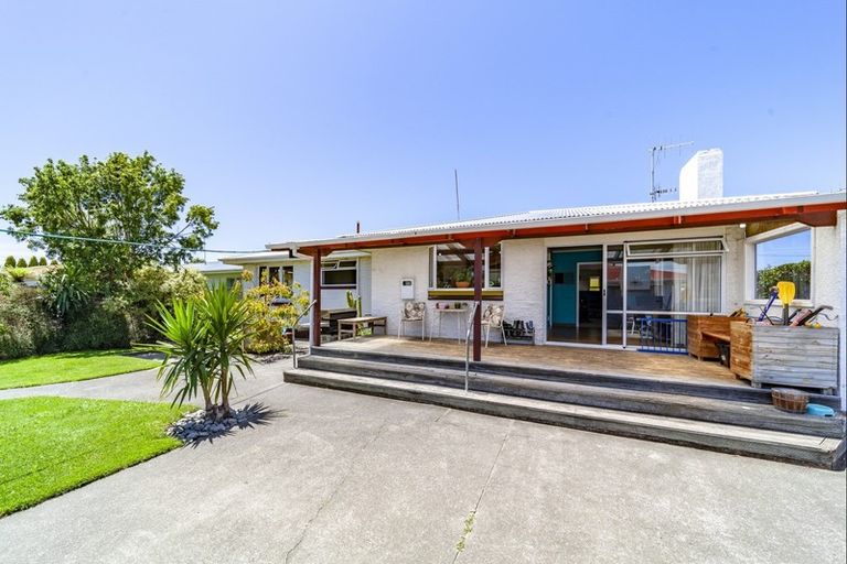 Photo of property in 43 Oldham Avenue, Onekawa, Napier, 4110
