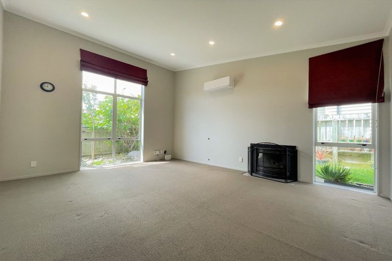 Photo of property in 16 Cedarwood Street, Woodridge, Wellington, 6037